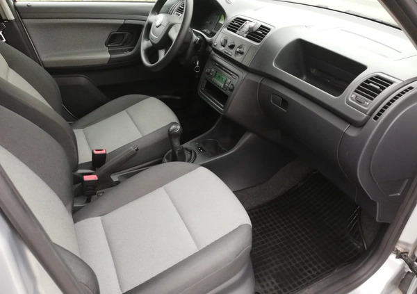 Skoda Fabia cena 15900 przebieg: 208000, rok produkcji 2011 z Piastów małe 121